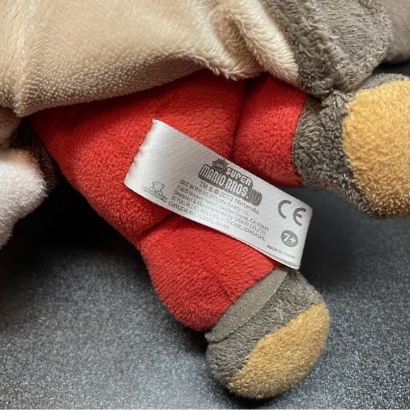 New Super Mario Bros U - Flying Squirrel Mario & Blue Toad Plush 2012 Nintendo - Picture 3 of 4